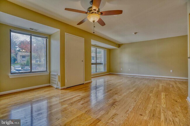 Building Photo - 8877 Tamebird Ct