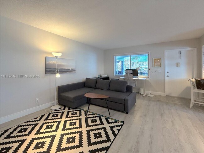 Foto del edificio - 541 Blue Heron Dr