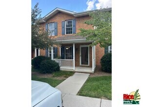 Building Photo - 390 Wimmer St