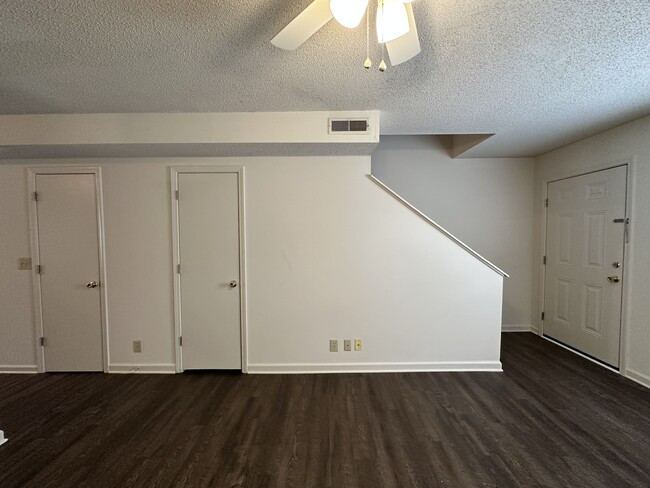 Building Photo - 2305 Raleigh Ct