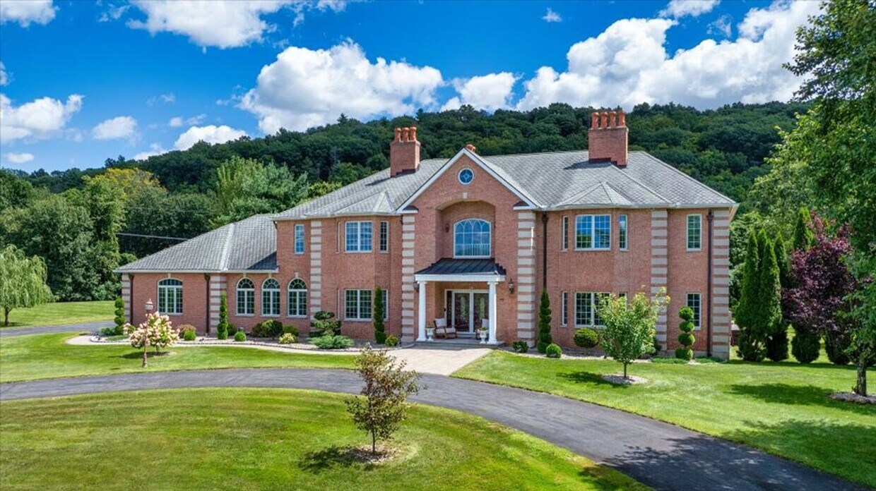 Foto principal - 24 Hunting Ridge Dr