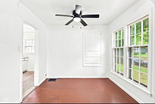 Foto del edificio - 3429 Kinnear Ave