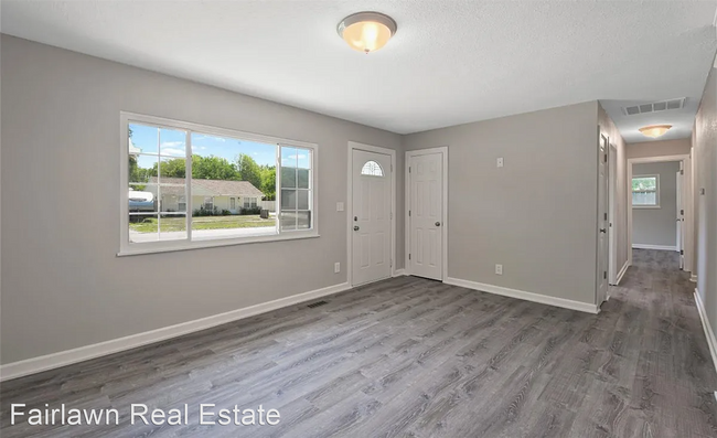 Building Photo - 4 br, 2 bath House - 1305 Centennial Drive