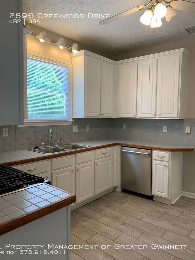 Foto del edificio - Spacious Home in Snellville