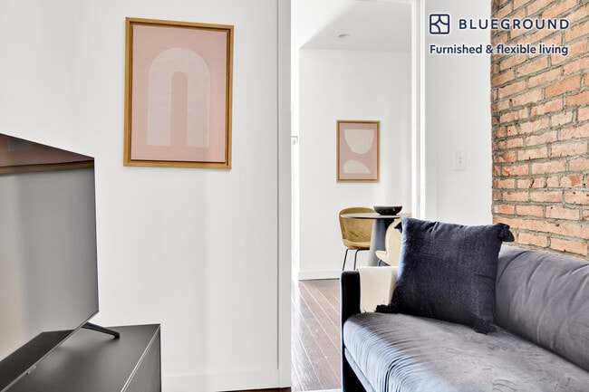 Building Photo - 74 Forsyth St