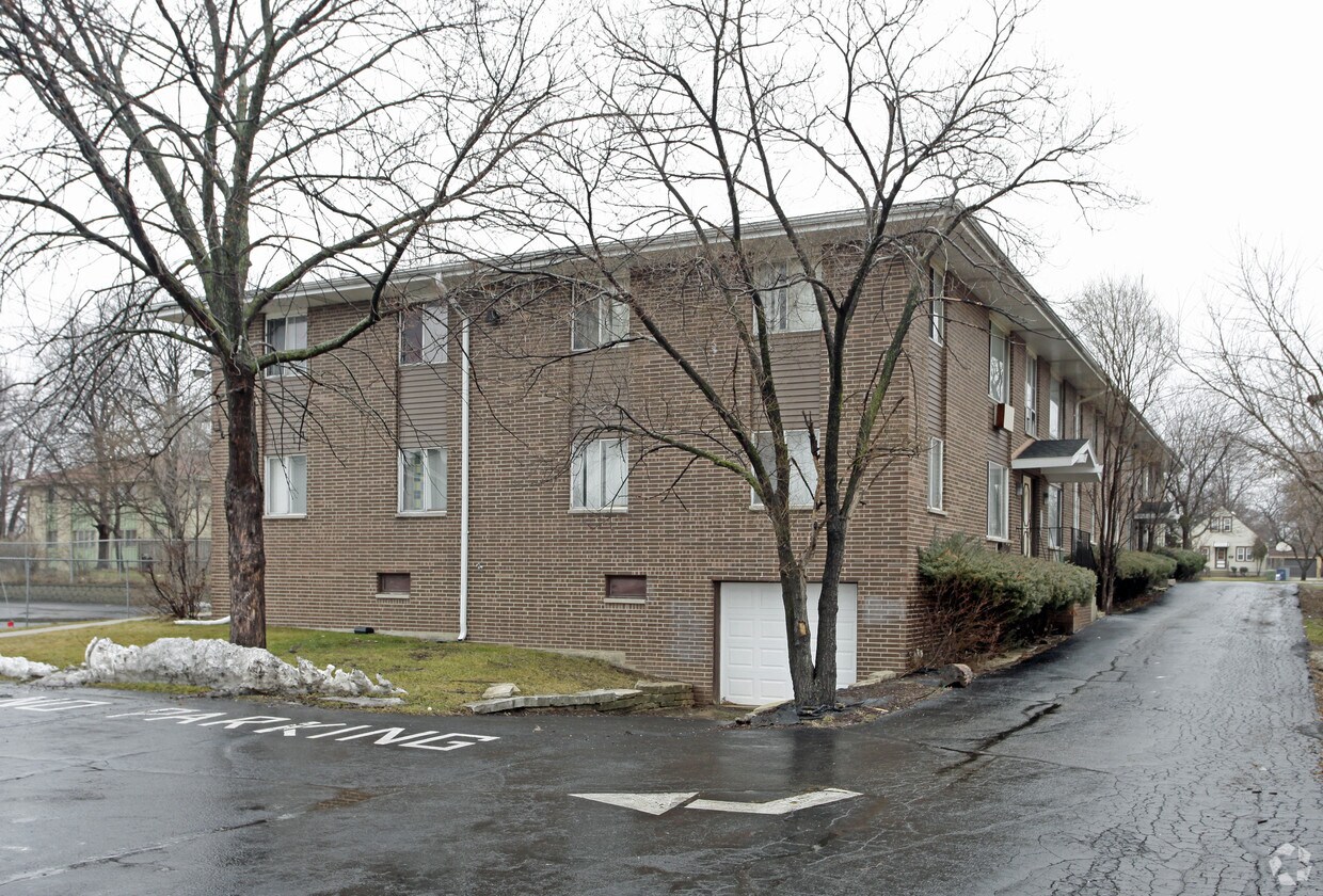 Foto del edificio - 5349-5351 N 91st St