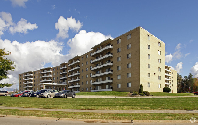 Apartamentos de media altura Granada - Granada Gardens Apartments & Townhomes