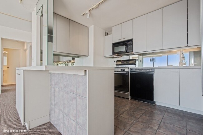 Foto del edificio - 2800 N Lake Shore Dr