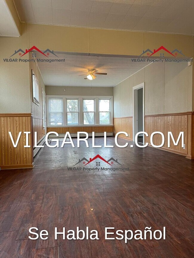 Building Photo - 133-135 Lindberg St.