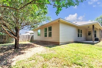 Building Photo - 204 Chickadee Ln