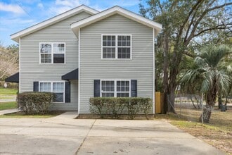 Building Photo - 735 Putnam Dr