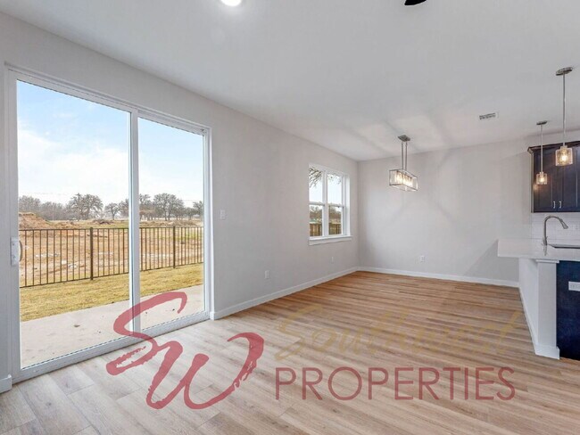 Foto del edificio - Gorgeous 3 bedroom townhome with a quick, easy walk to TSU campus!