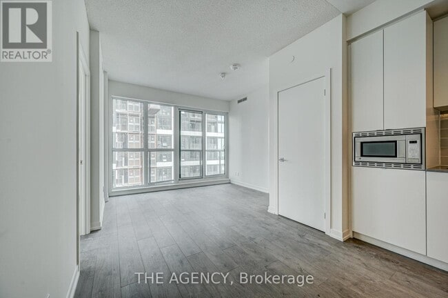 Building Photo - 49 E Liberty St