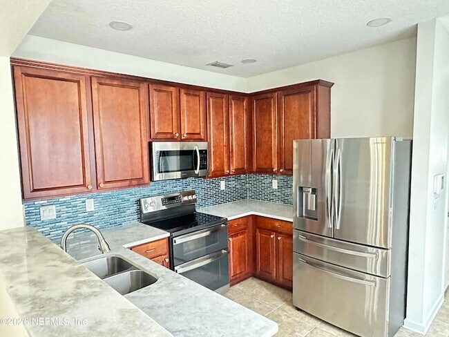 Building Photo - 4163 Highwood Dr