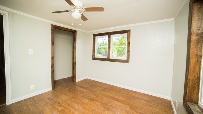Building Photo - 711 Garlington Rd
