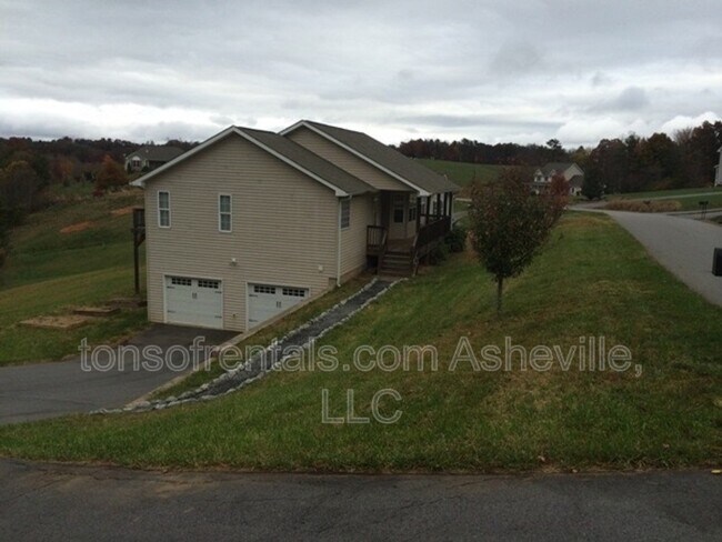 Foto del edificio - 60 Bear Creek Hills Dr
