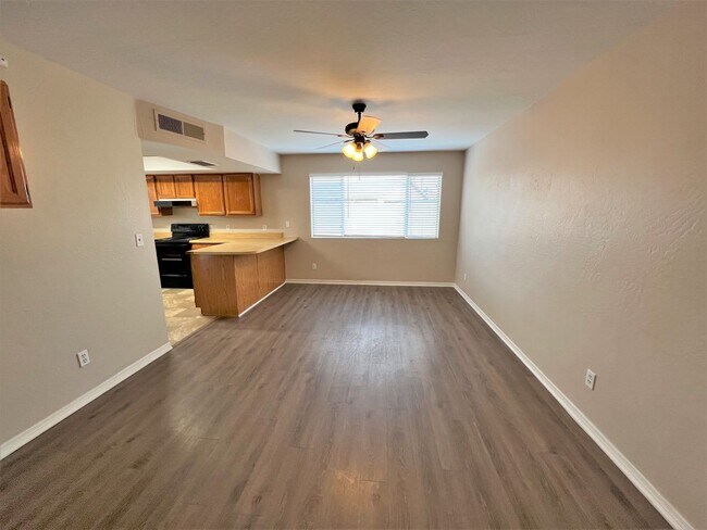 Building Photo - 908 S Gentry Cir