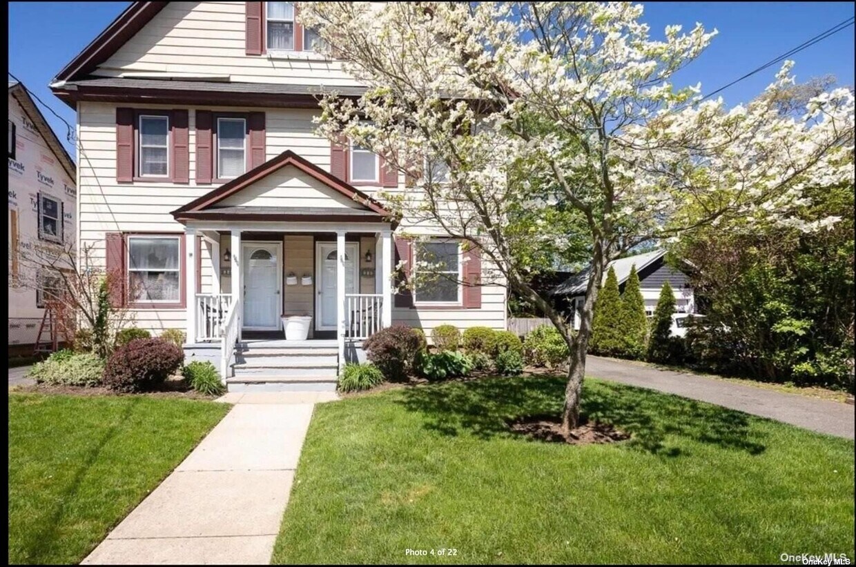 168 N Forest Ave, Rockville Centre, NY 11570 Townhome Rentals in