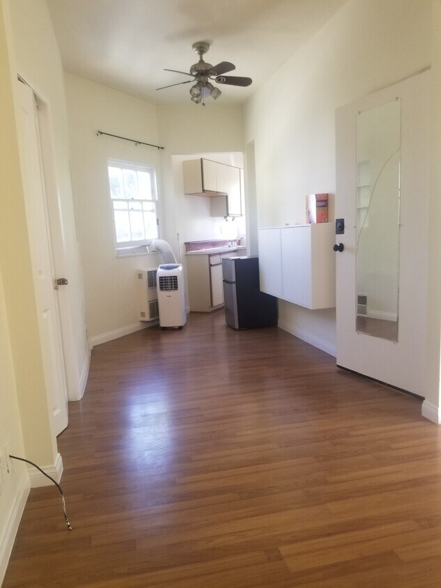 Primary Photo - 210 S Moreno Dr