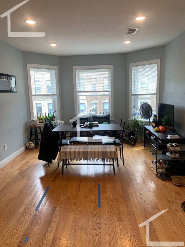 Foto principal - 186 Kelton St