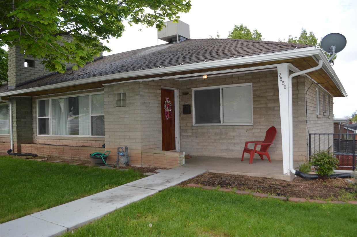 Primary Photo - 2550 E Parleys Way