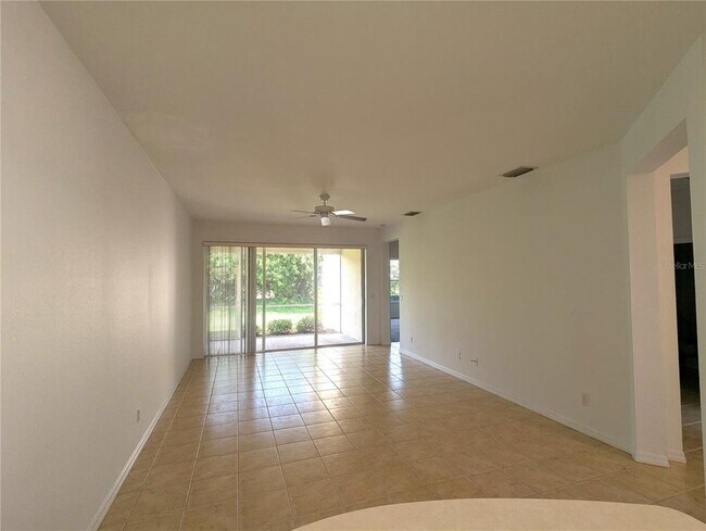 Foto del edificio - 2416 Magnolia Cir