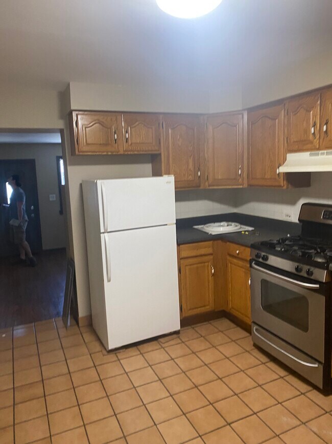 Cocina - 3450 W Le Moyne St