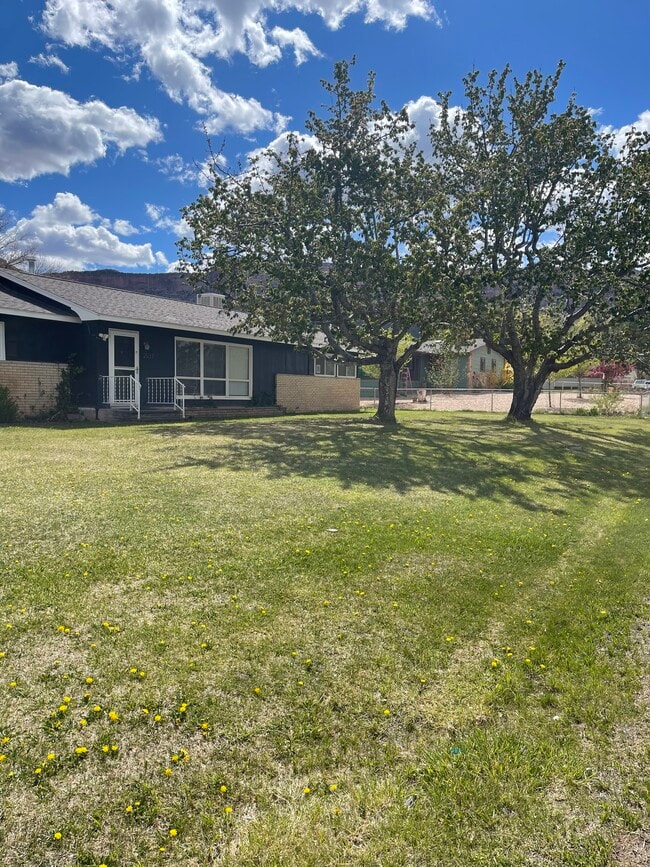 Photo - 2037 S Broadway House