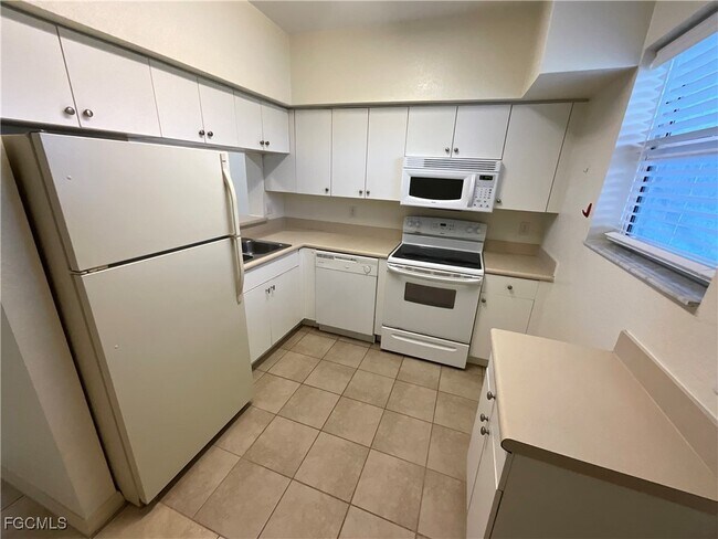 Foto del edificio - 610 SE 13th Ct