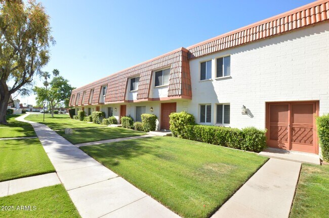 Foto del edificio - 4028 N Granite Reef Rd