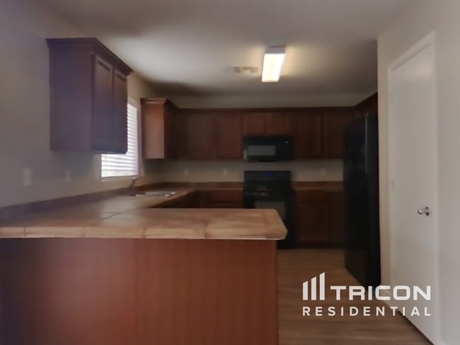Foto del edificio - 41256 W Cahill Dr