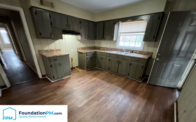 Foto del edificio - 1324 Bonnie Dr