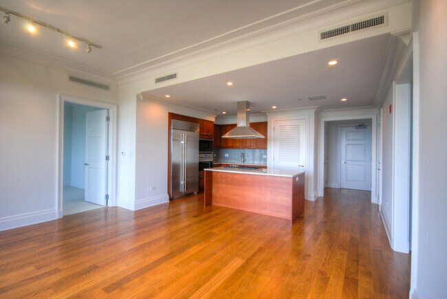 Foto del edificio - 2550 N Lakeview Ave