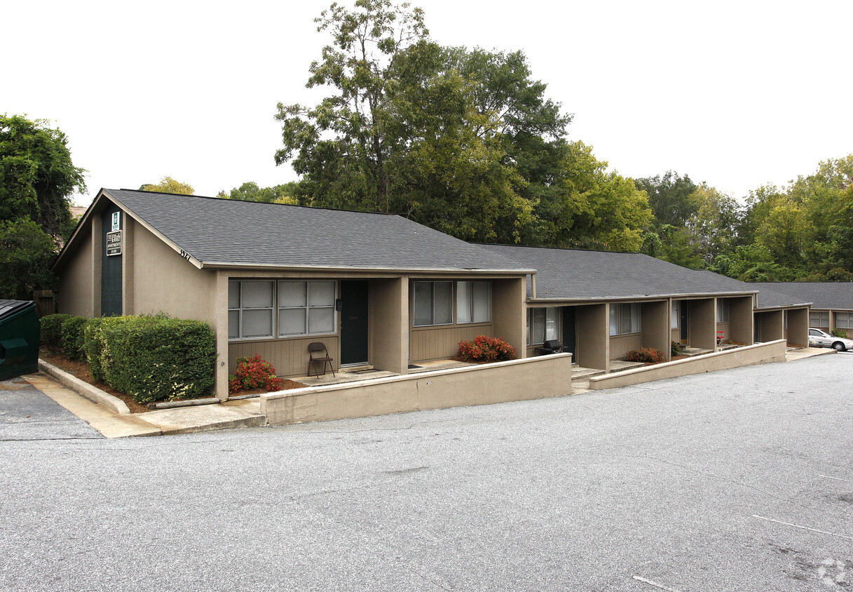 Building Photo - The Club Apartments