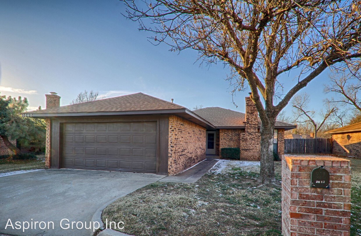 Primary Photo - 1762 Lionsgate Cir