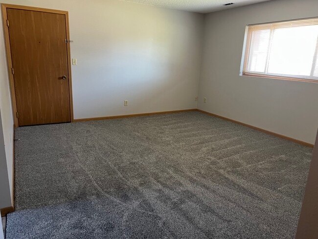 Foto del edificio - 2880 Eastbrook Dr
