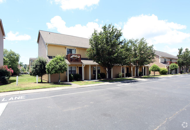 Primary Photo - Waterway Crossing Apartments