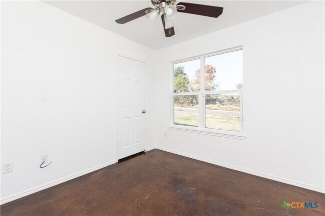 Building Photo - 223 N Mary Jo Dr