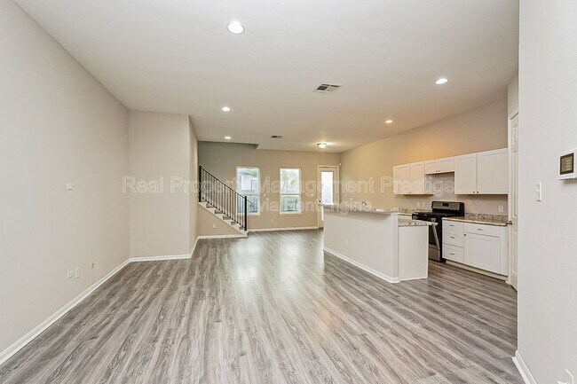Building Photo - 10212 Carmencita Way