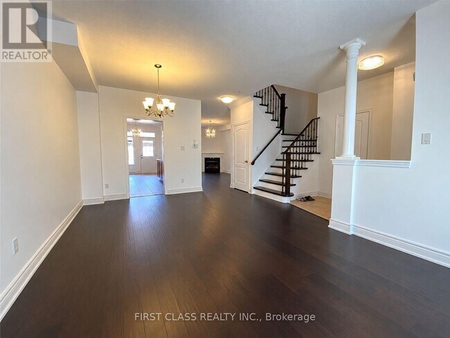 Building Photo - 8 Catalina Crescent