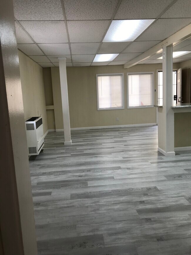 Living room - 734 W 25th St