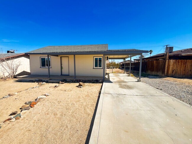 Foto del edificio - Adorable 2 Bedroom 1 Bathroom Home