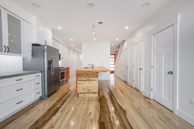 Foto del edificio - 1220 Kennedy St NW