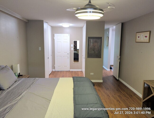 Foto del edificio - 725 S Clinton St