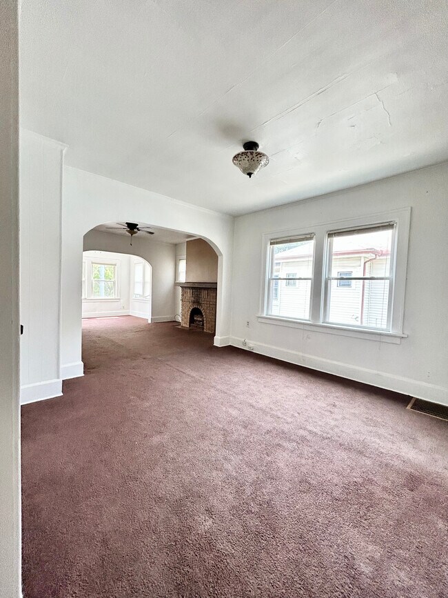 Foto del edificio - 3825 Wayne Ave