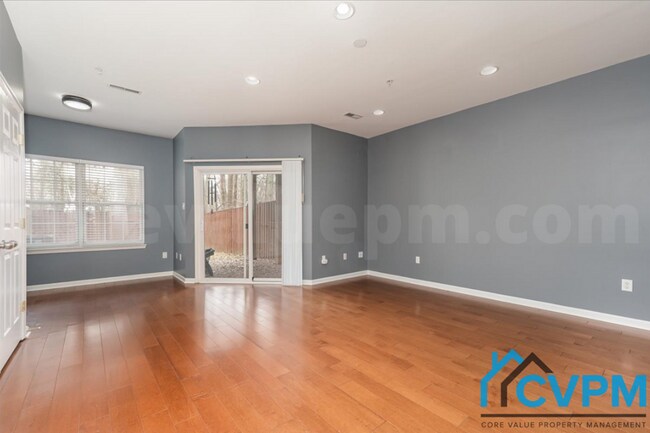 Foto del edificio - 621 Trout Run Ct