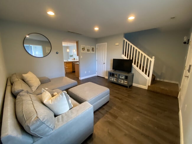 Building Photo - 486 Pheasant Ridge Dr