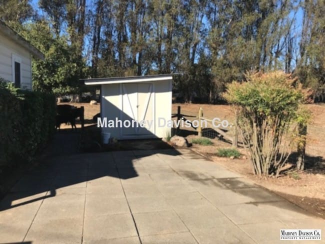 Building Photo - 1320 Spring Hill Rd