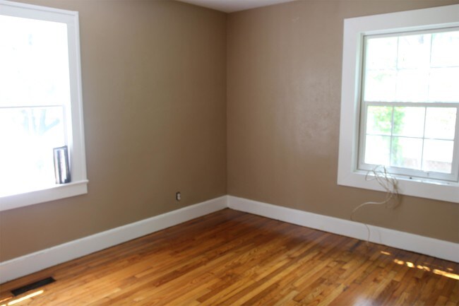 Building Photo - 1107 11th Ave