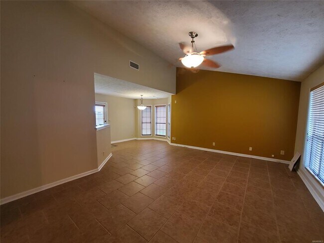 Foto del edificio - 6833 Brownwood Ln